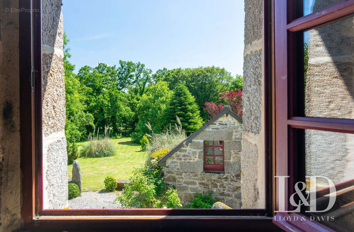 Autre à KERGRIST-MOELOU