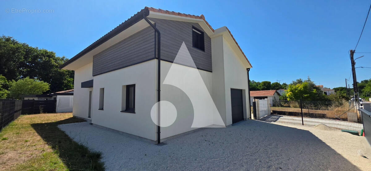 Maison à LA TREMBLADE