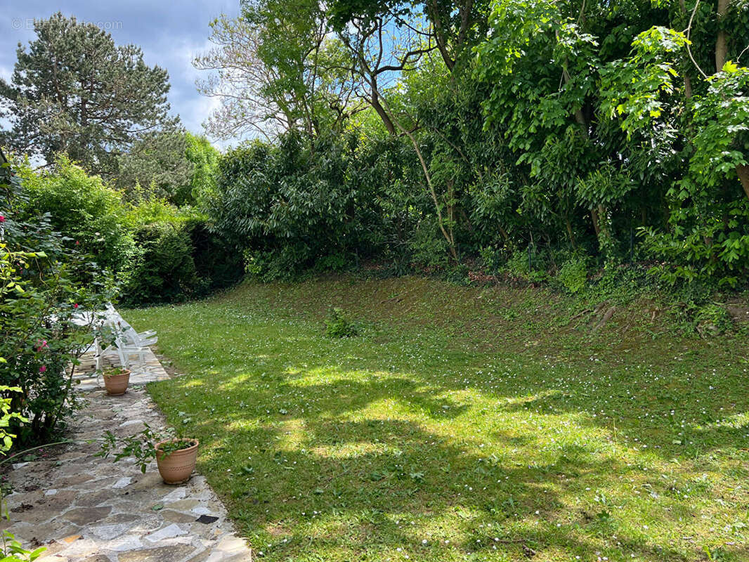 Maison à SAINT-NOM-LA-BRETECHE