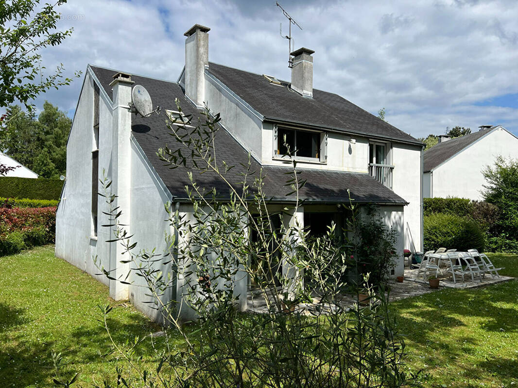 Maison à SAINT-NOM-LA-BRETECHE