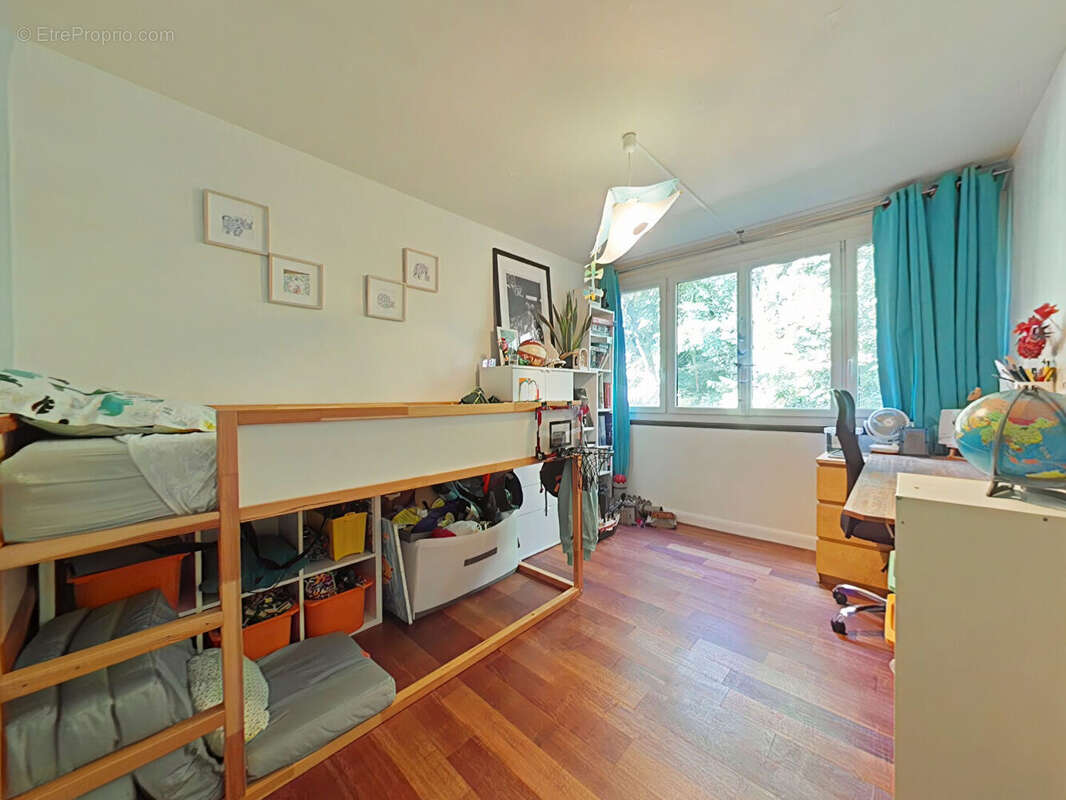 Appartement à FONTENAY-LE-FLEURY