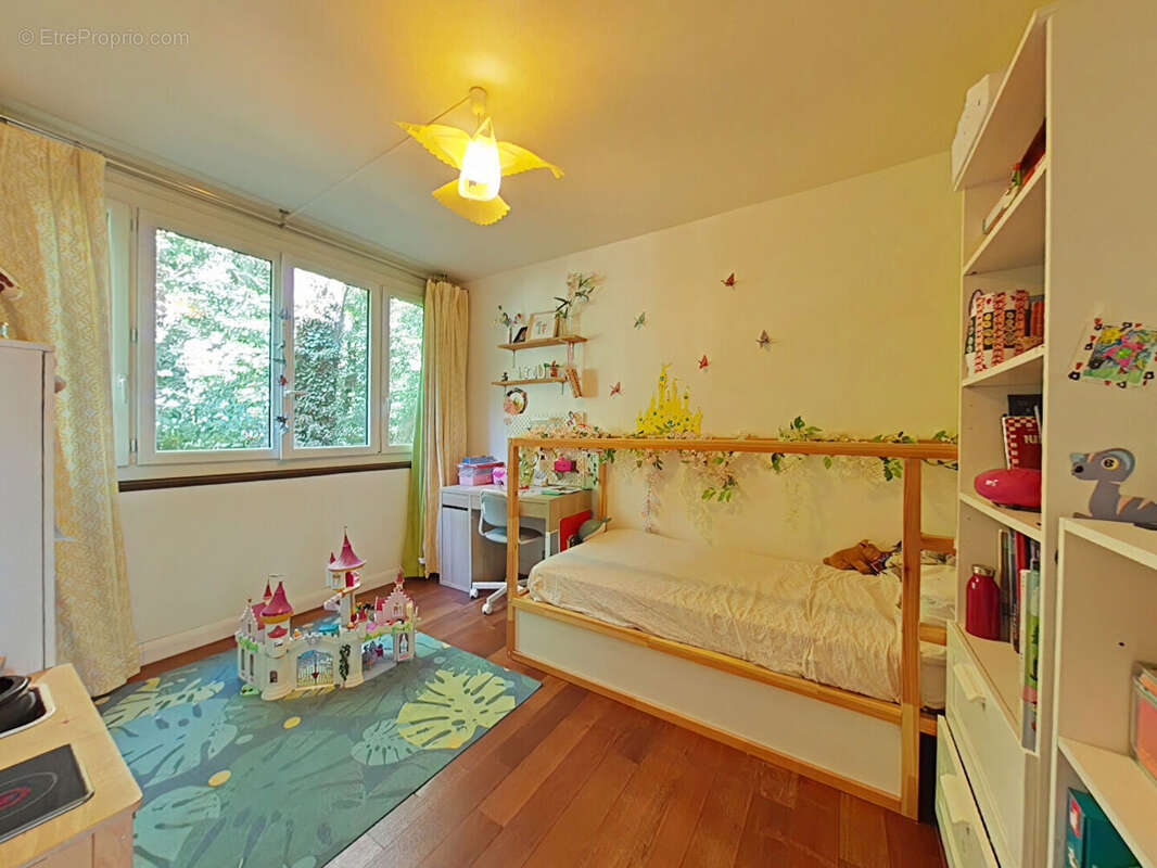 Appartement à FONTENAY-LE-FLEURY