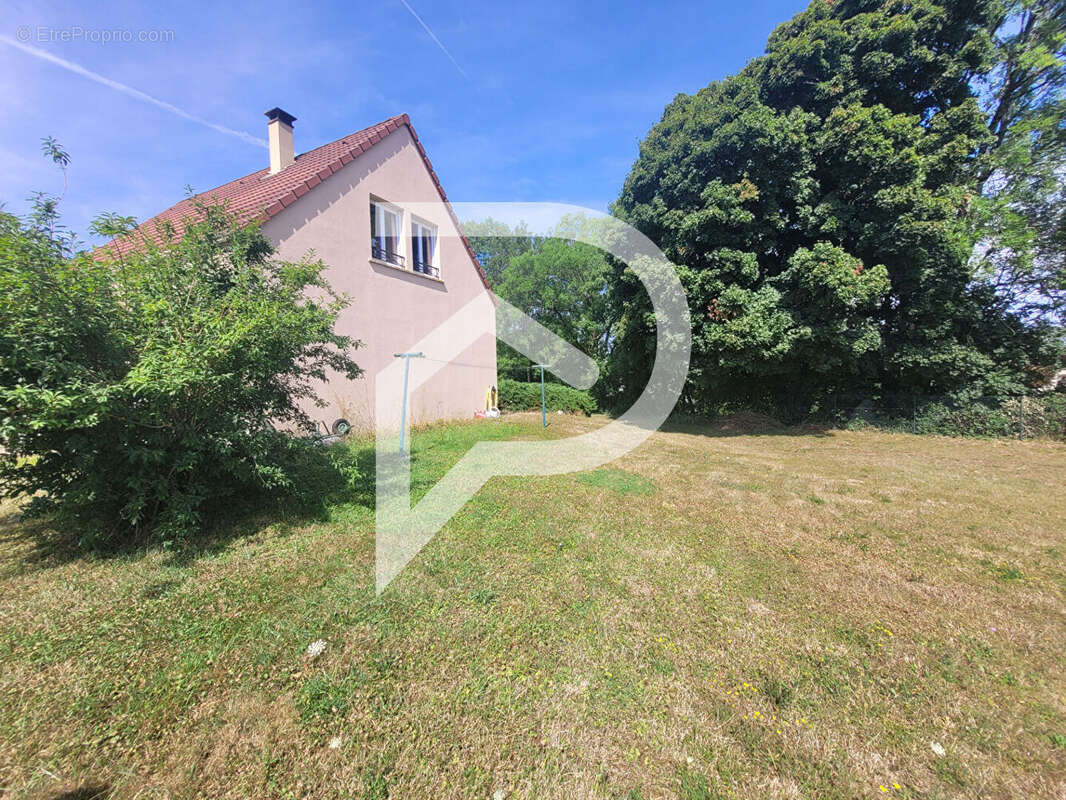 Maison à VEUXHAULLES-SUR-AUBE