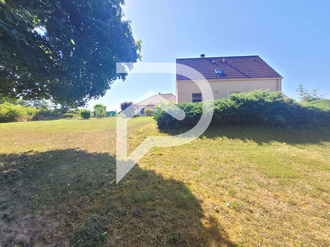 Maison à VEUXHAULLES-SUR-AUBE