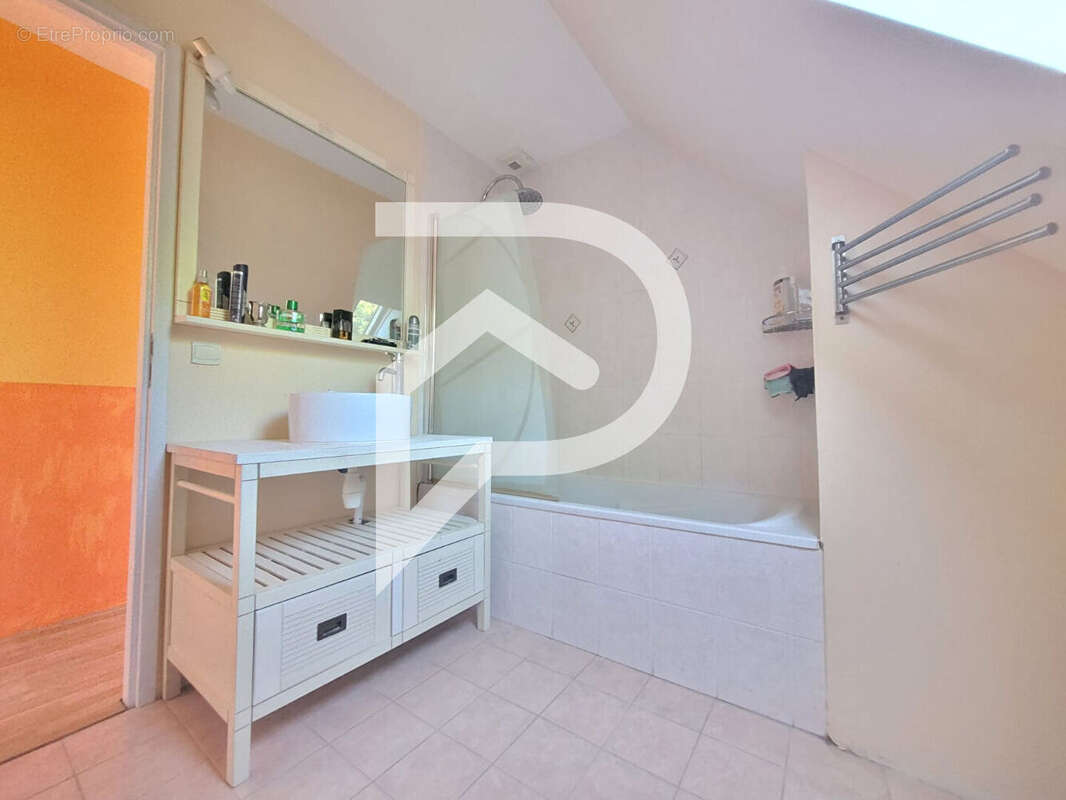 Maison à VEUXHAULLES-SUR-AUBE