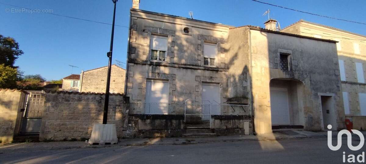 Photo 2 - Appartement à SAINT-MANDE-SUR-BREDOIRE