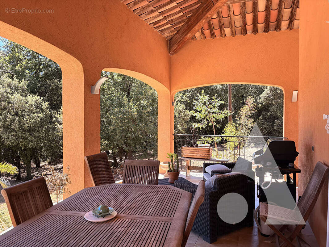 Maison à LE CANNET-DES-MAURES