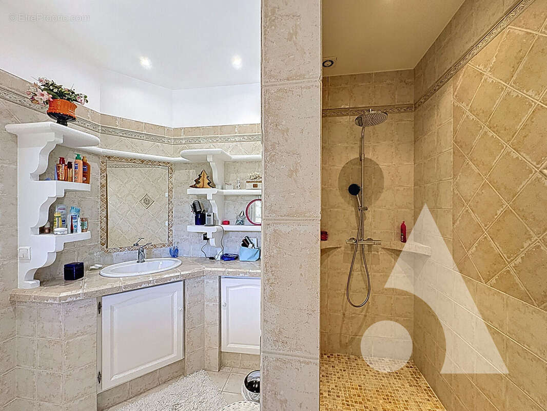 Maison à LE CANNET-DES-MAURES