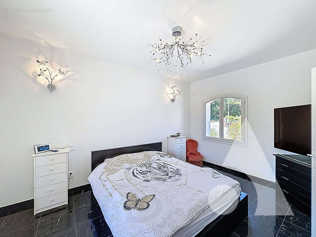 Maison à LE CANNET-DES-MAURES