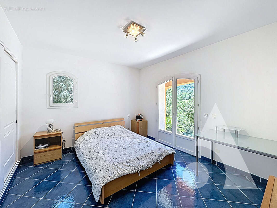 Maison à LE CANNET-DES-MAURES