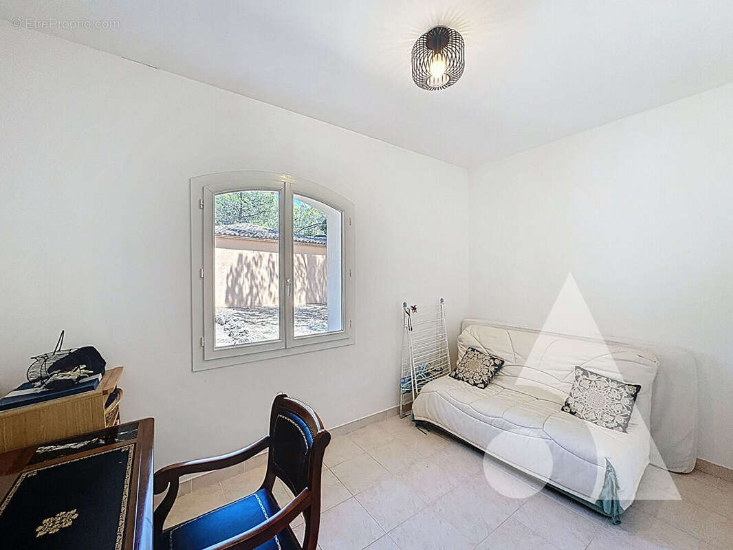 Maison à LE CANNET-DES-MAURES