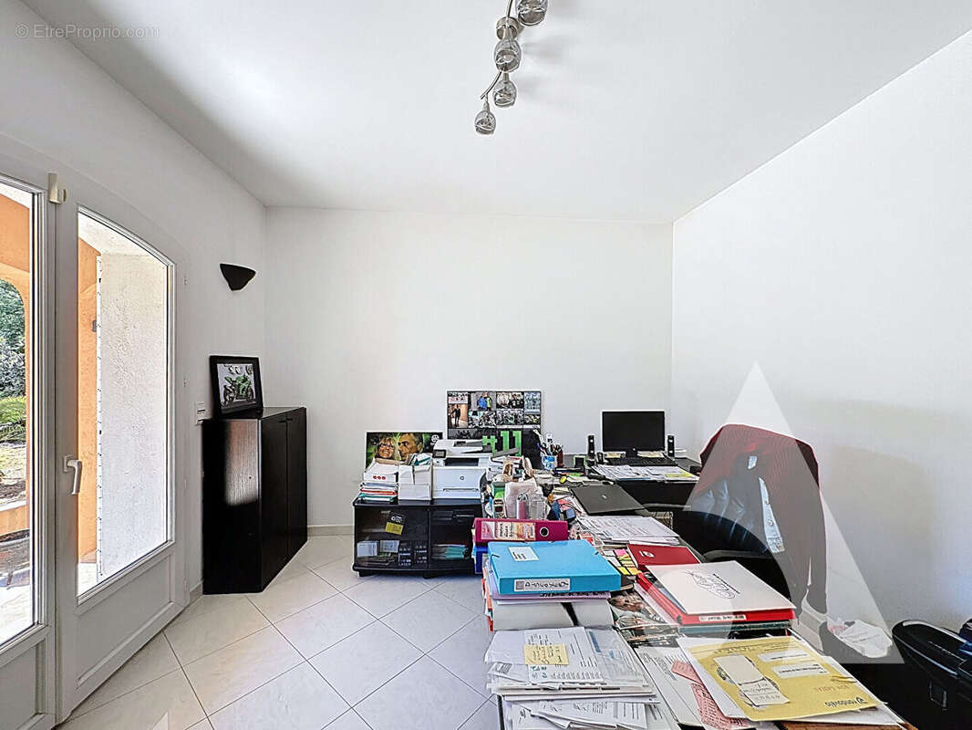 Maison à LE CANNET-DES-MAURES