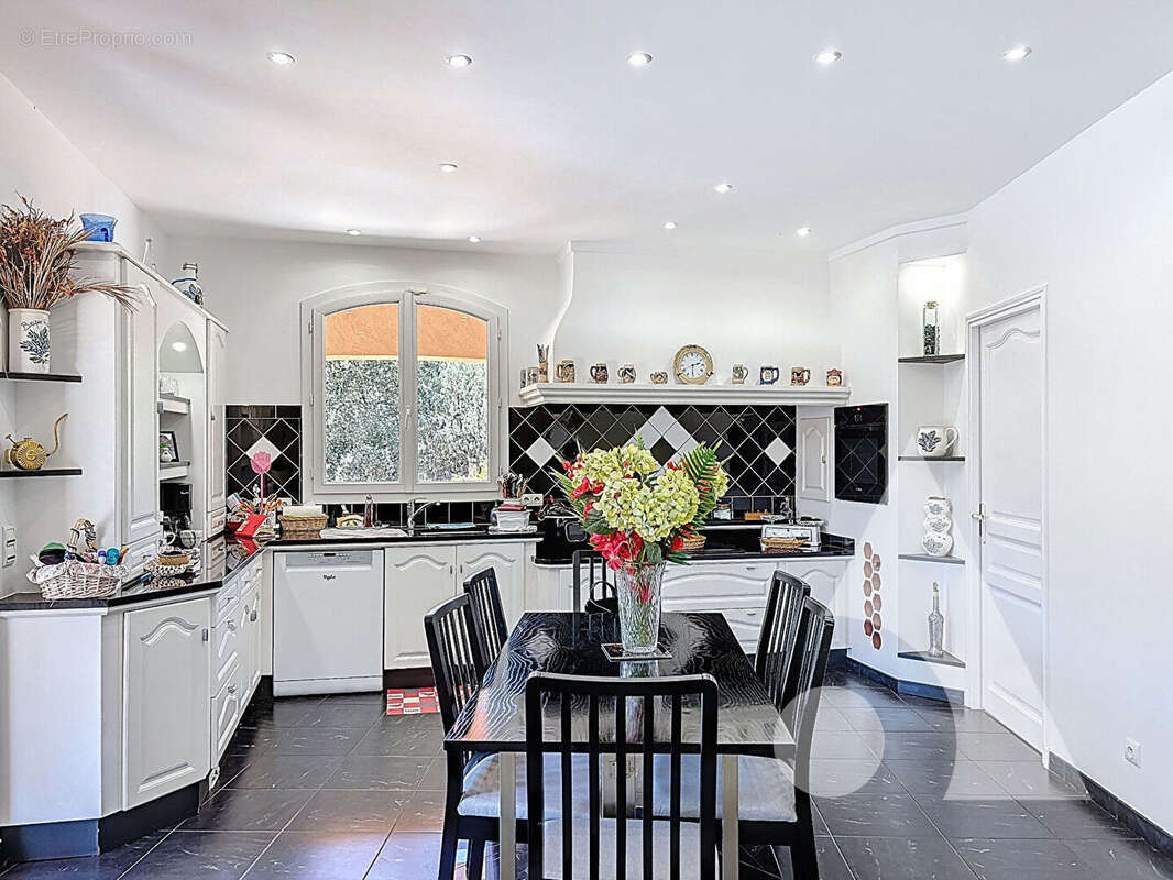 Maison à LE CANNET-DES-MAURES