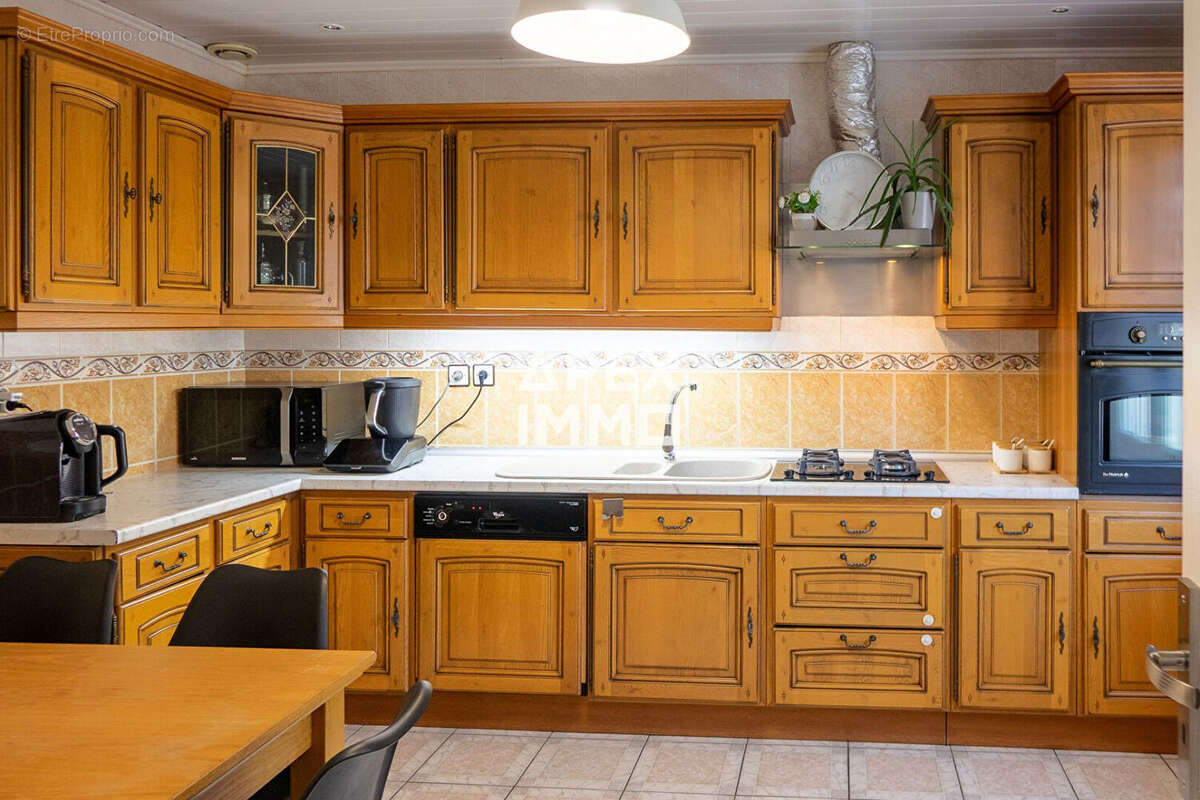 Maison à SAINT-DENIS-DE-L&#039;HOTEL