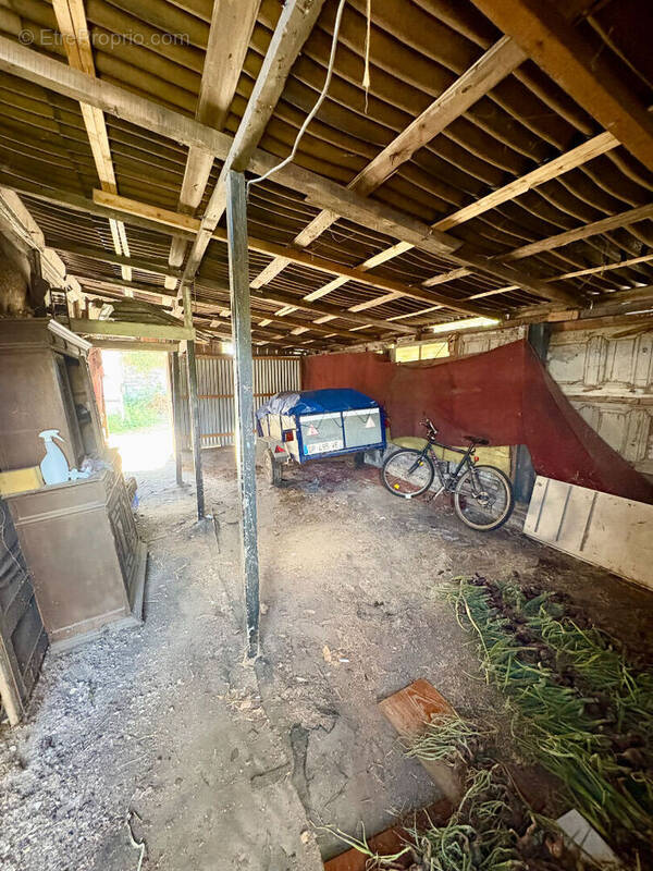 Parking à DEVILLE-LES-ROUEN