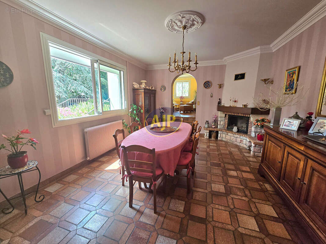 Maison à MARSAC-SUR-DON