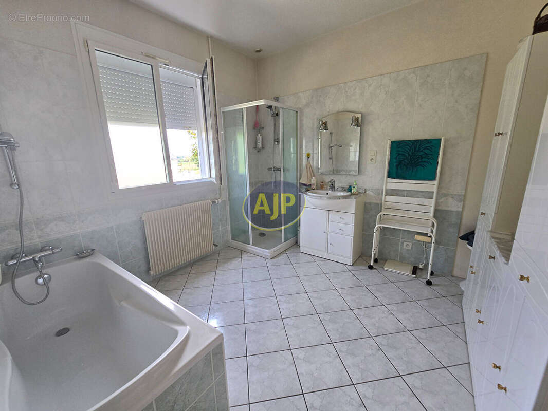 Maison à MARSAC-SUR-DON