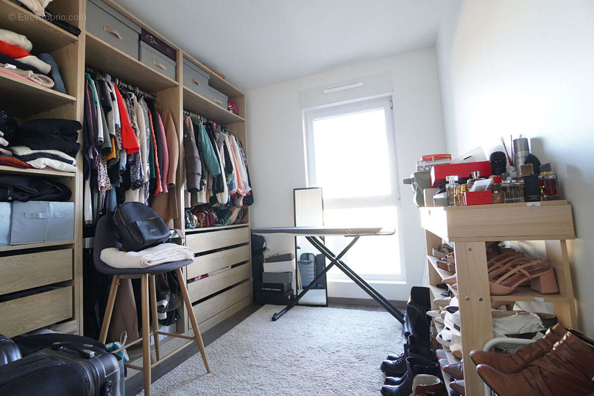 Appartement à COULAINES