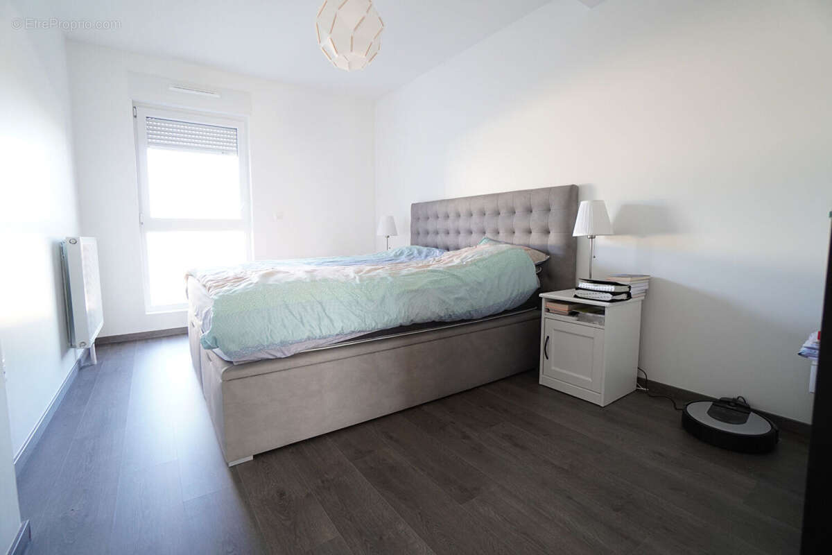 Appartement à COULAINES