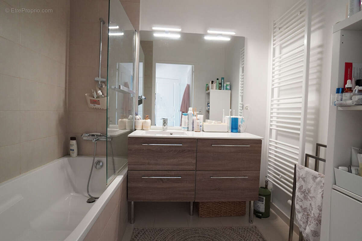 Appartement à COULAINES