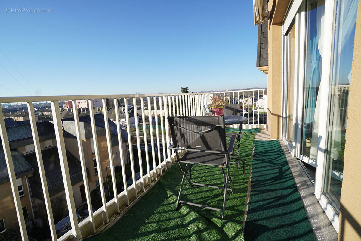 Appartement à COULAINES