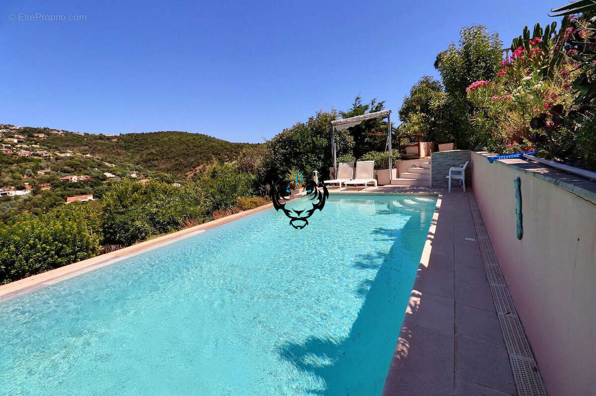 Maison à LES ISSAMBRES