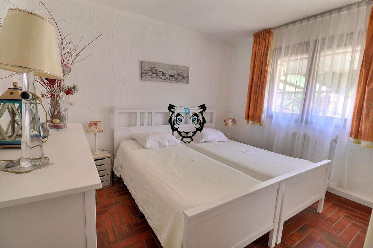 Maison à LES ISSAMBRES