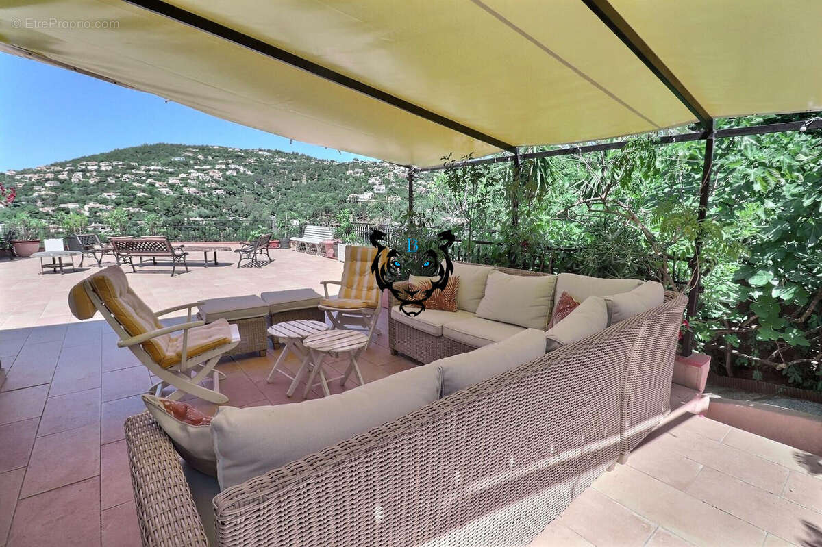 Maison à LES ISSAMBRES