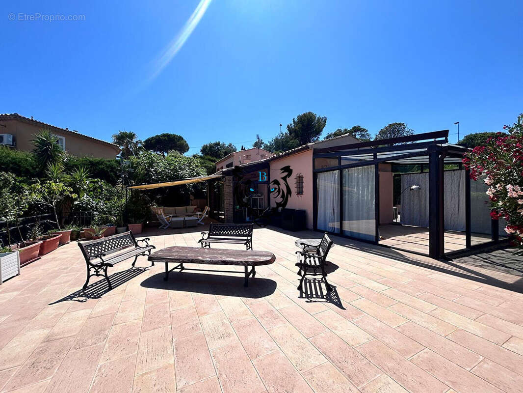 Maison à LES ISSAMBRES