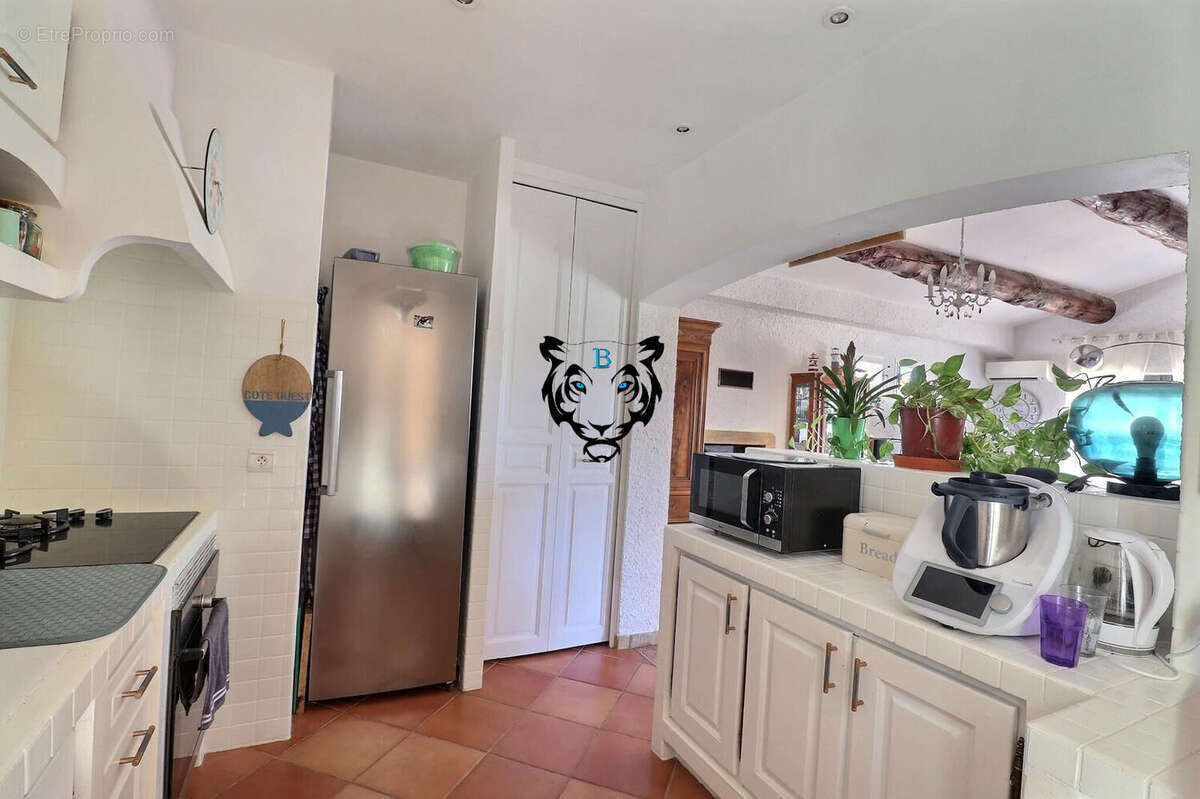 Maison à LES ISSAMBRES