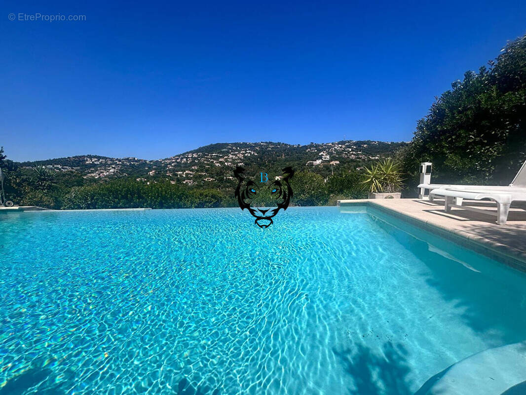 Maison à LES ISSAMBRES