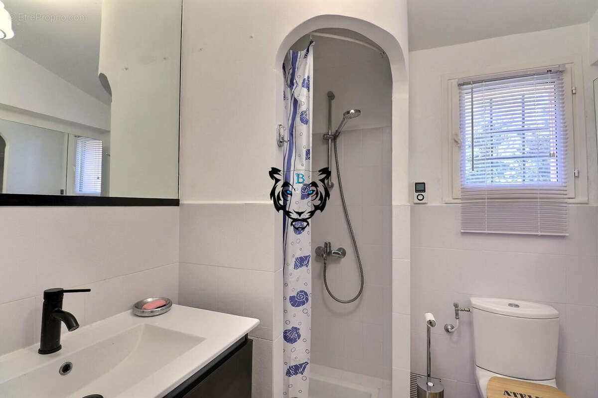 Maison à LES ISSAMBRES