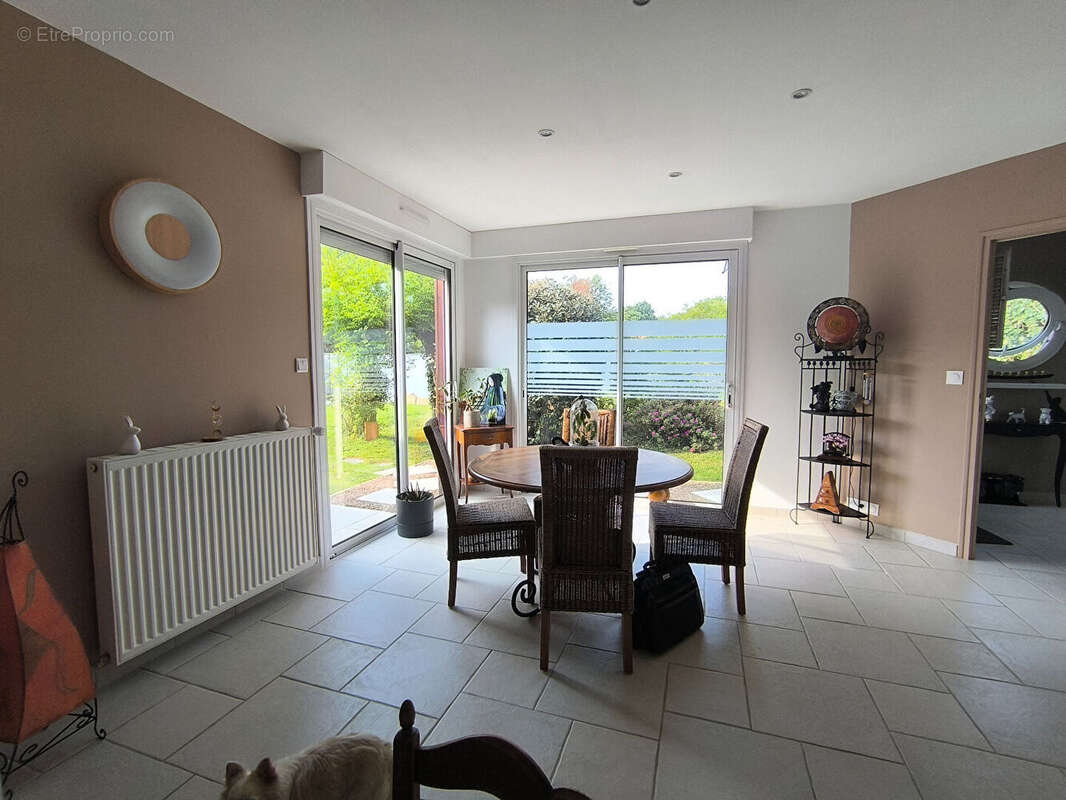 Maison à BEAULIEU-SOUS-LA-ROCHE