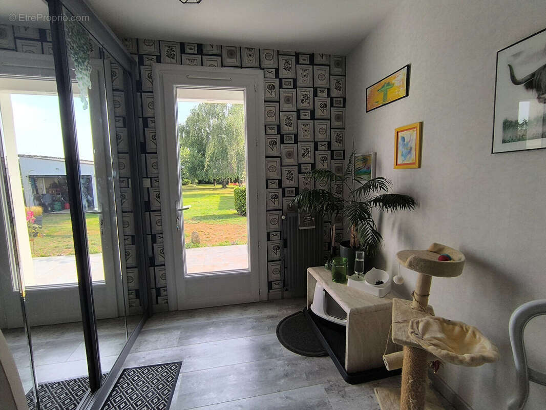 Maison à BEAULIEU-SOUS-LA-ROCHE