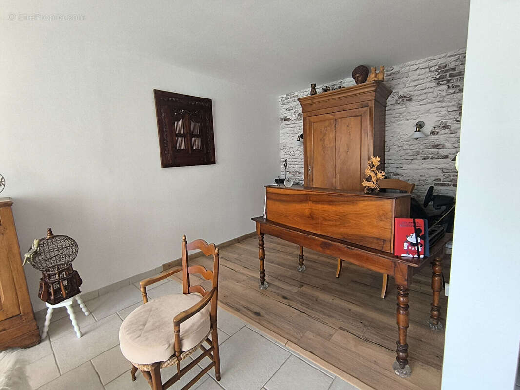 Maison à BEAULIEU-SOUS-LA-ROCHE