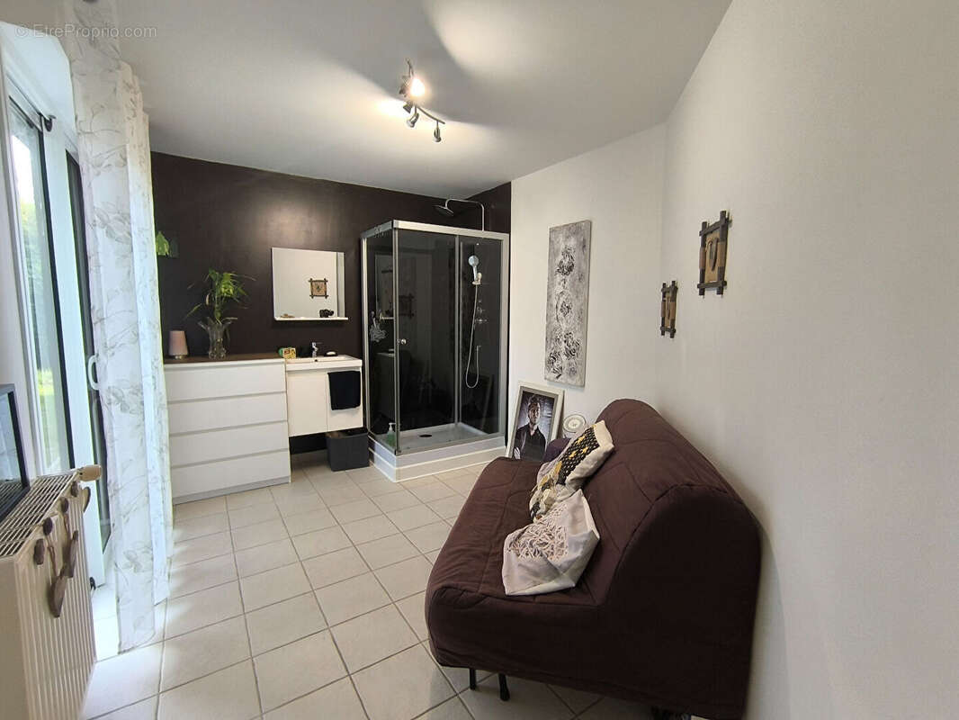 Maison à BEAULIEU-SOUS-LA-ROCHE