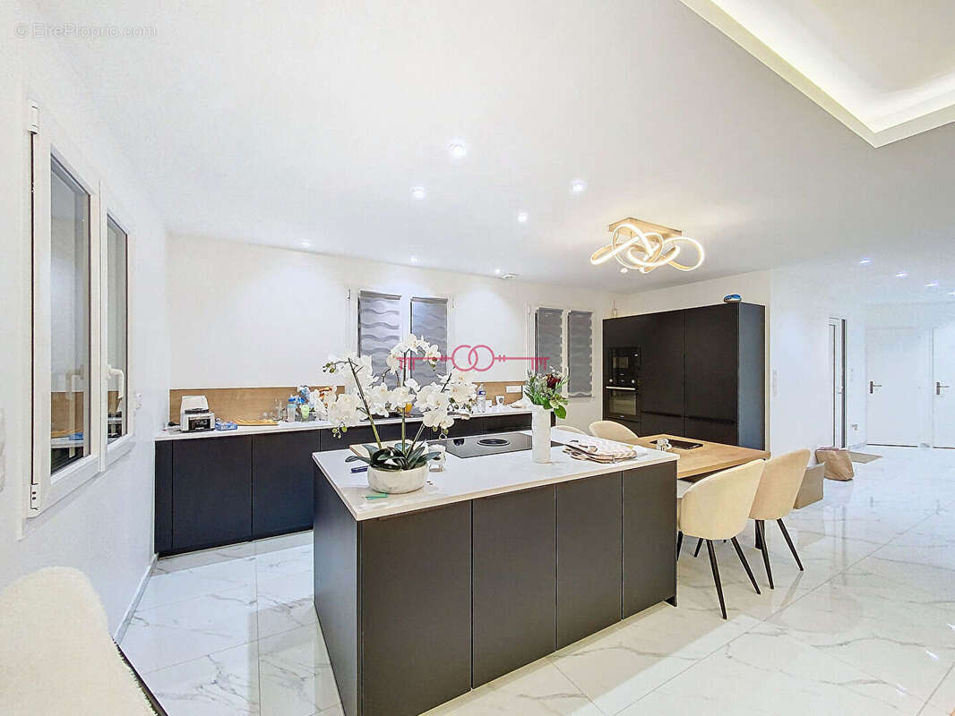 Maison à SAINTE-MENEHOULD