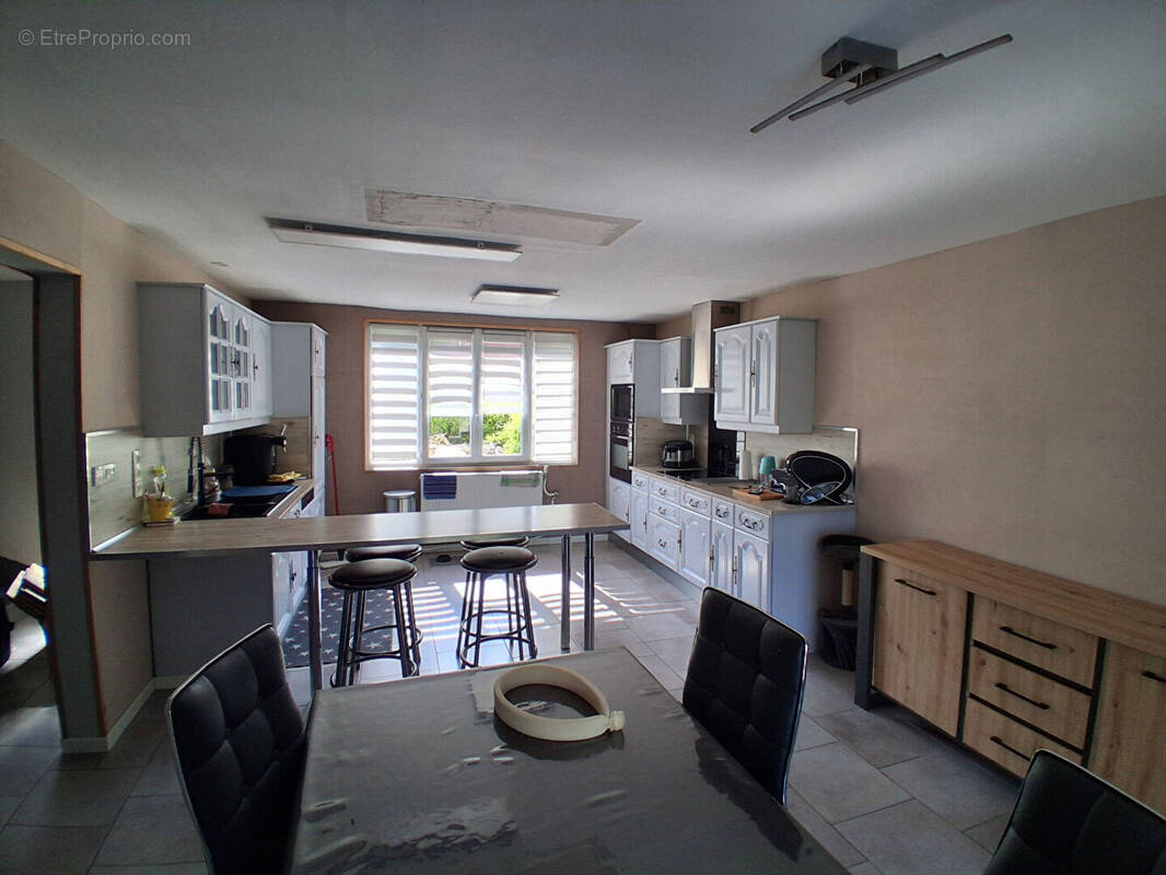 Maison à FONTAINE-LES-VERVINS