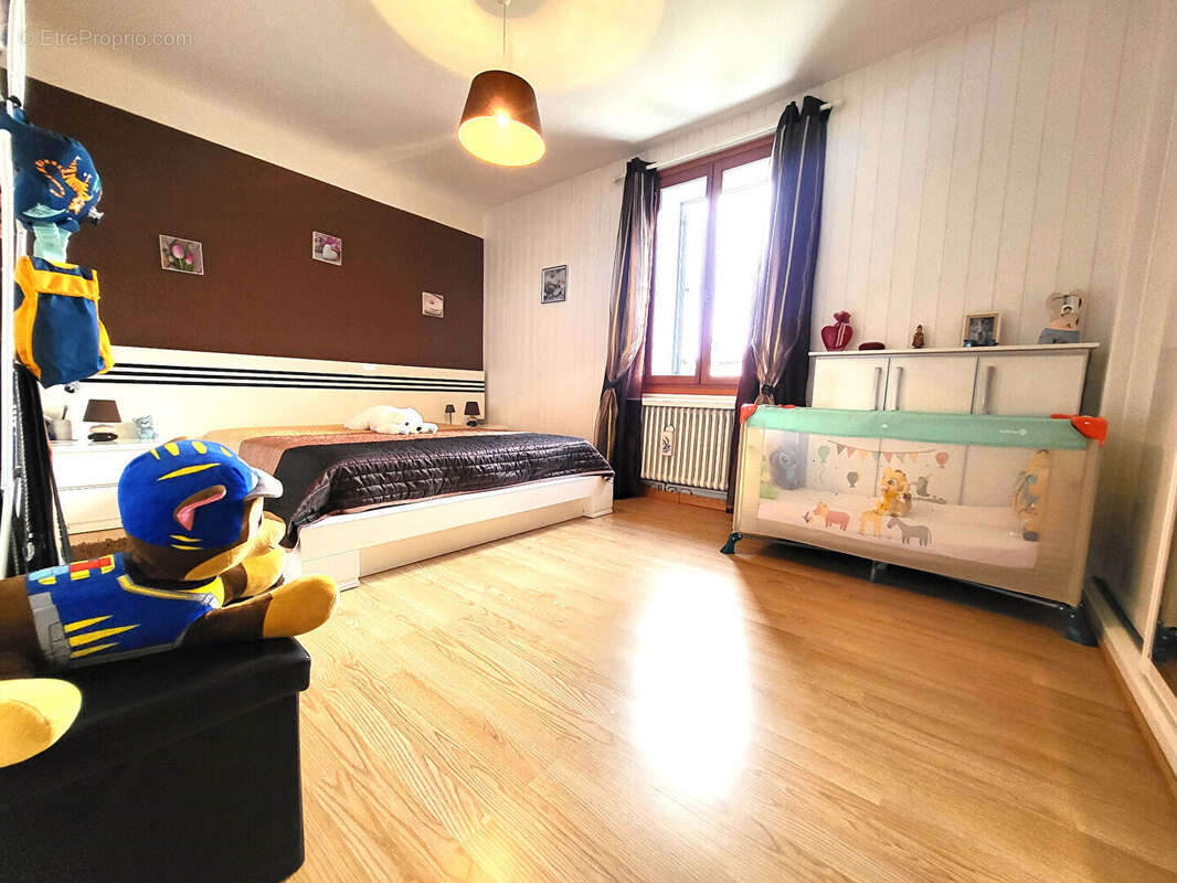 Maison à VETRAZ-MONTHOUX