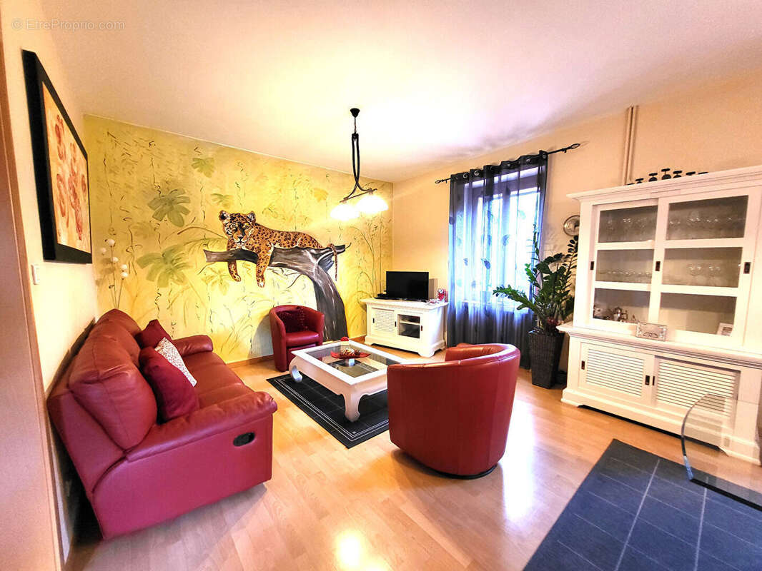 Maison à VETRAZ-MONTHOUX