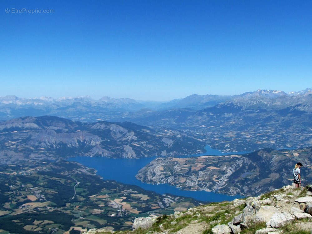 Commerce à LE LAUZET-UBAYE