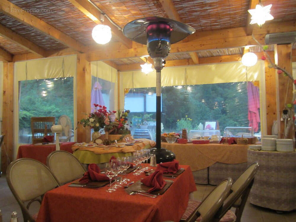 Commerce à LE LAUZET-UBAYE