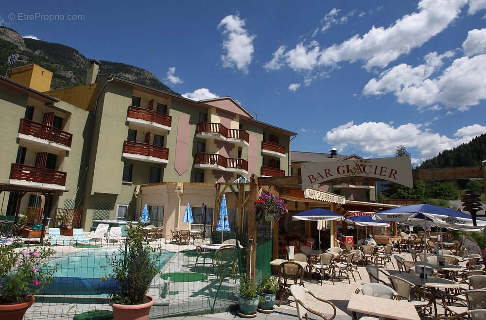 Commerce à LE LAUZET-UBAYE