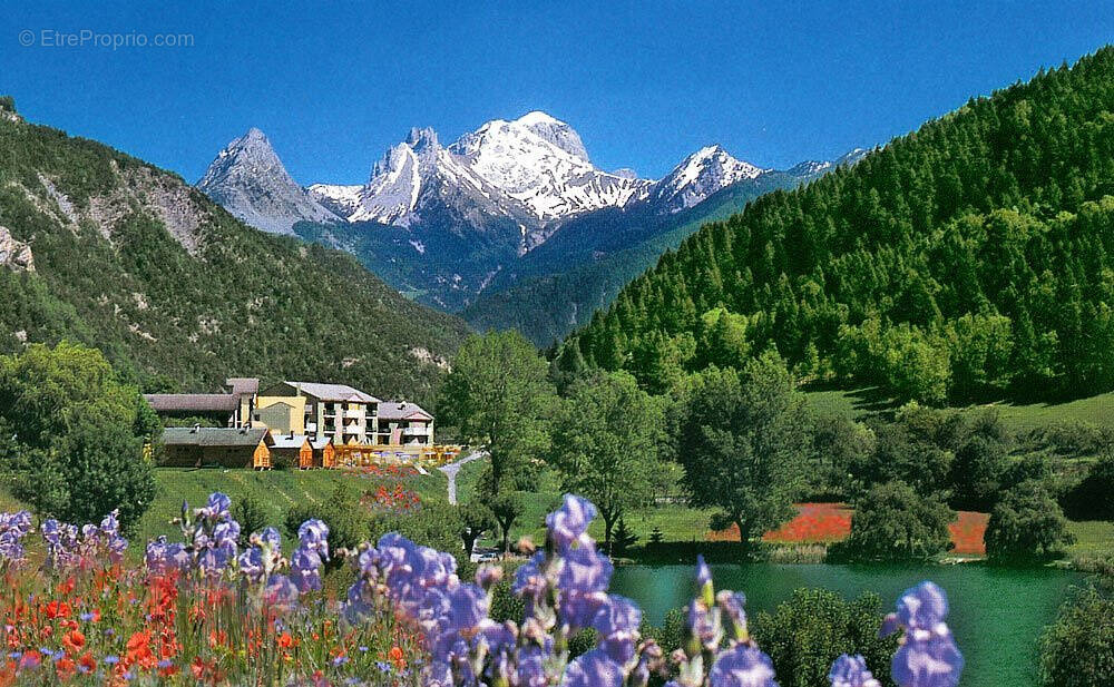 Commerce à LE LAUZET-UBAYE