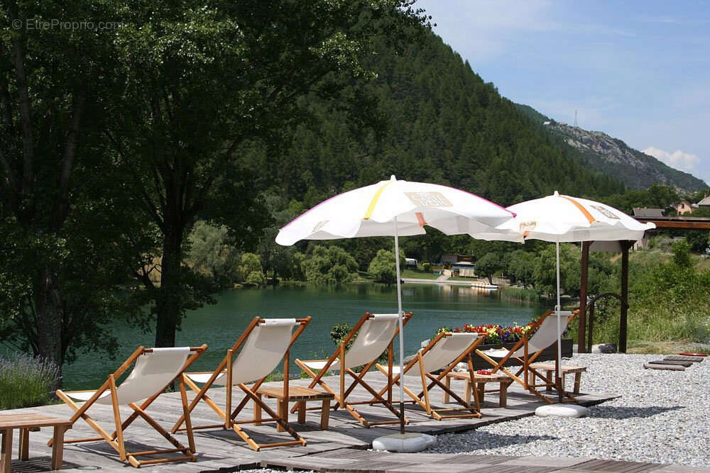 Commerce à LE LAUZET-UBAYE