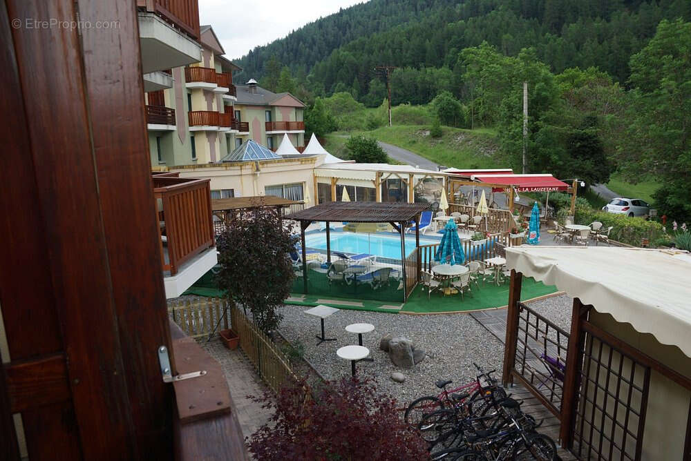 Commerce à LE LAUZET-UBAYE