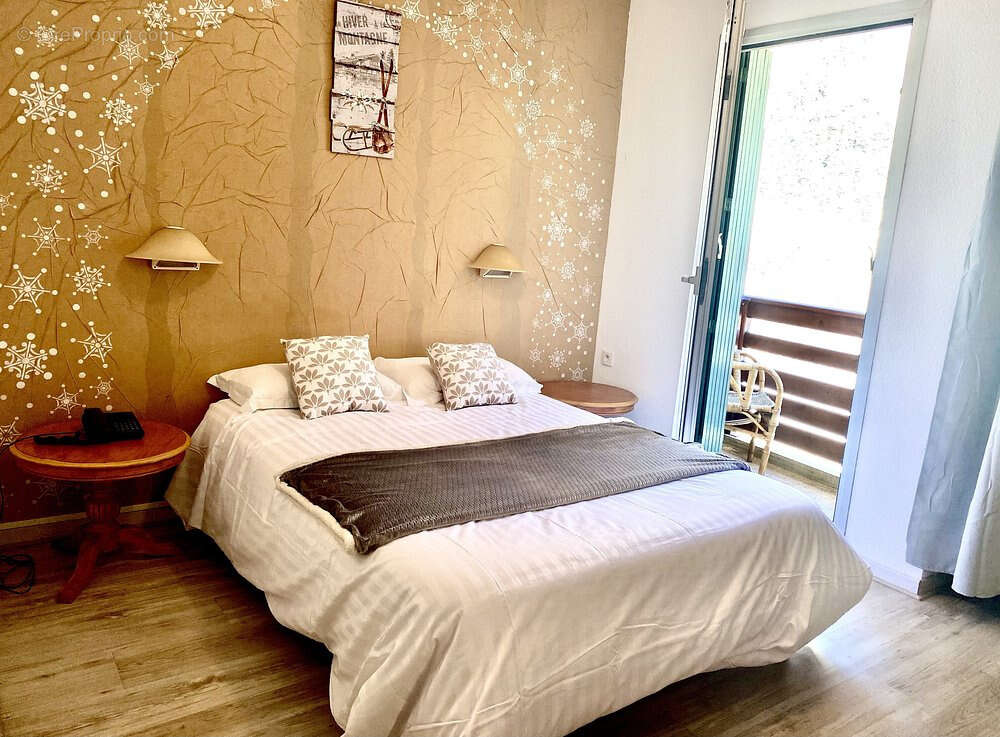 Commerce à LE LAUZET-UBAYE