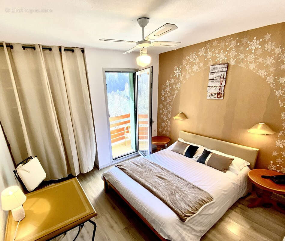 Commerce à LE LAUZET-UBAYE