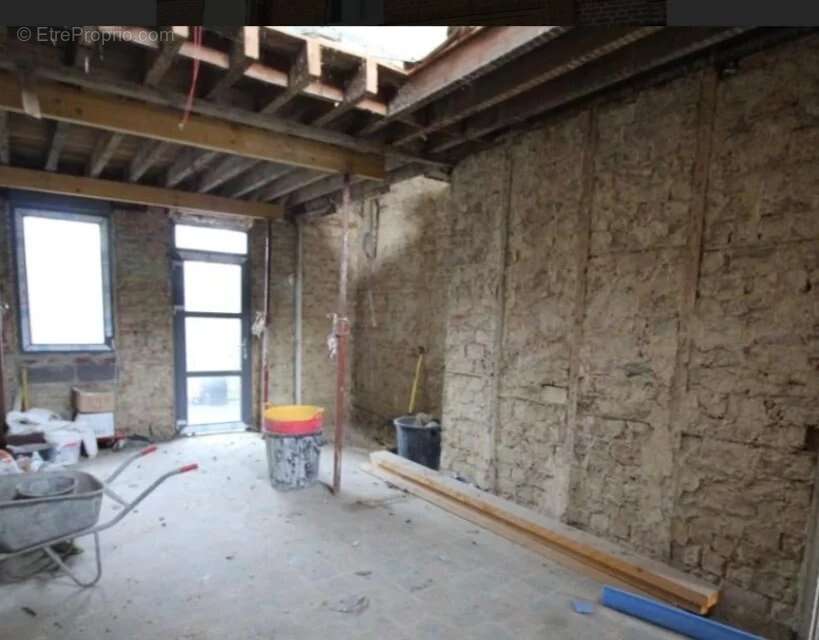 Maison à NEUVILLE-SAINT-REMY