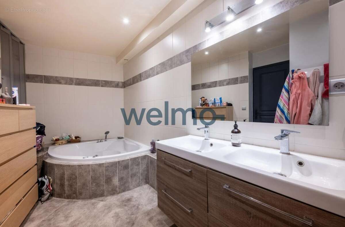 Appartement à CHILLY-MAZARIN